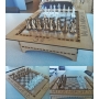 Векторный макет «Шахматная доска с фигурами»